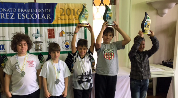 Escola Sidrônio recebeu vista de vice-campeão mundial de Xadrez